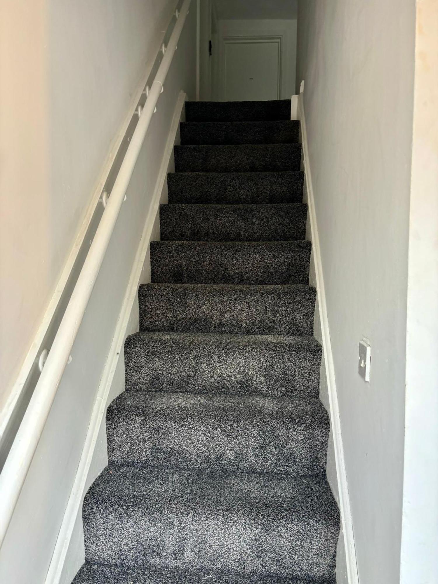 Stainless Guests House Hotel Dudley Bagian luar foto