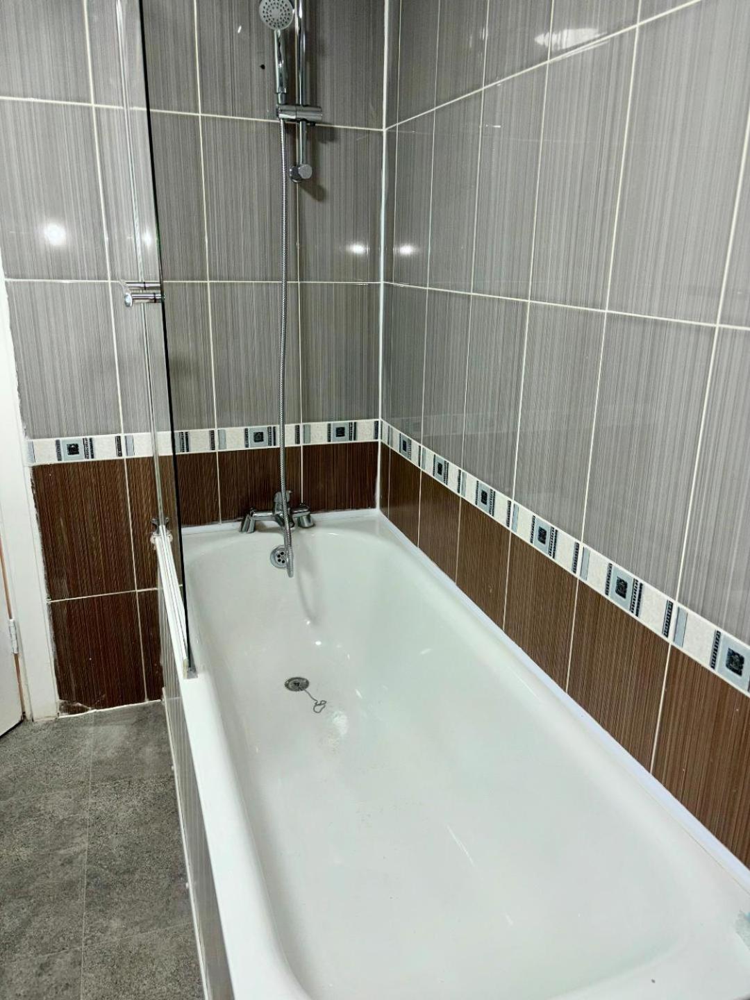 Stainless Guests House Hotel Dudley Bagian luar foto