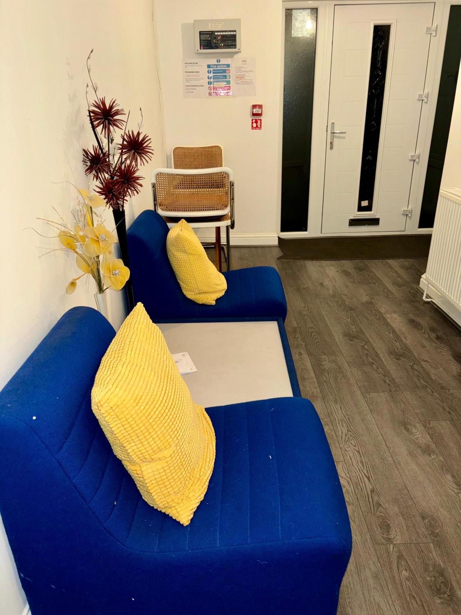 Stainless Guests House Hotel Dudley Bagian luar foto
