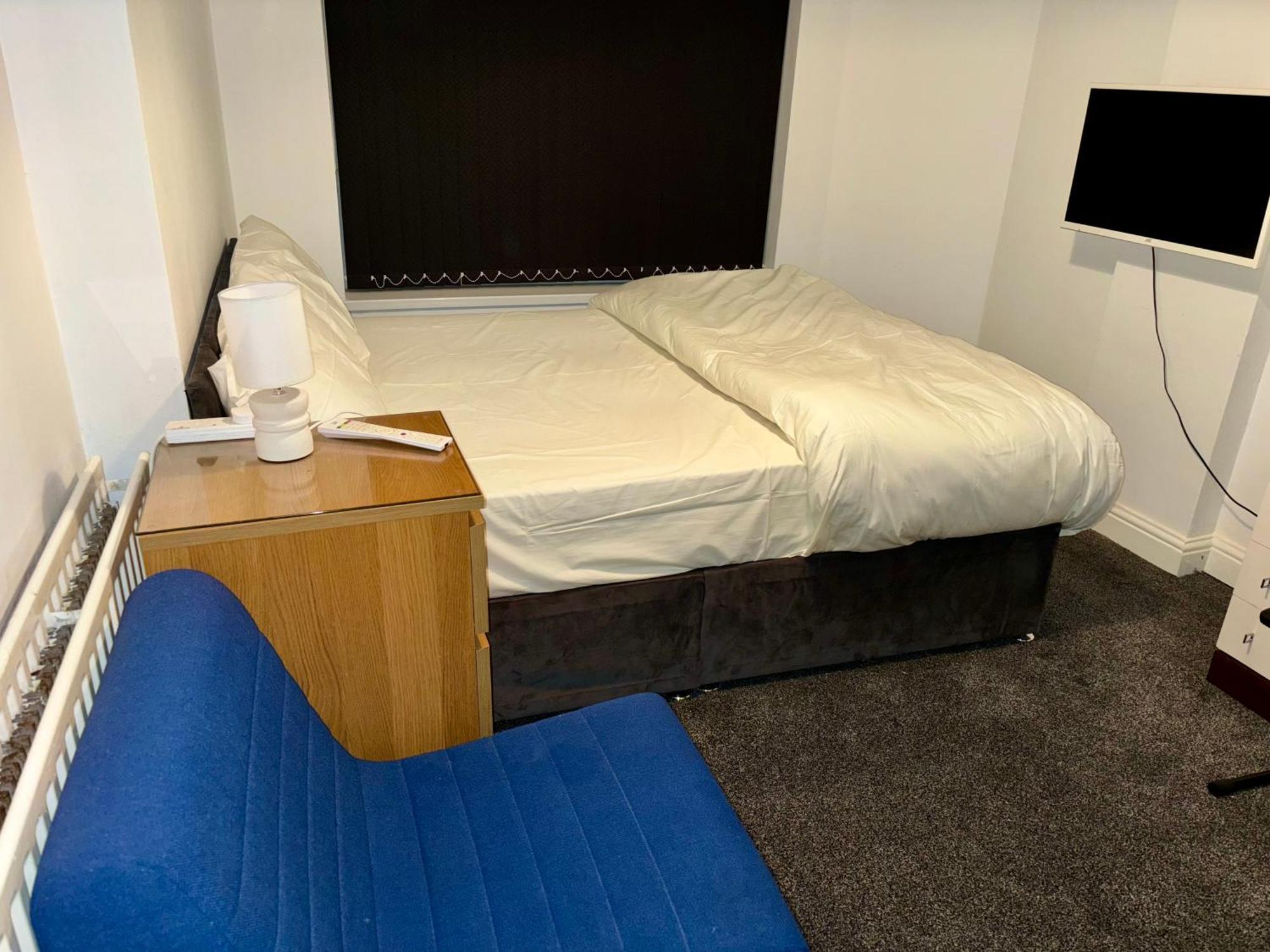 Stainless Guests House Hotel Dudley Bagian luar foto